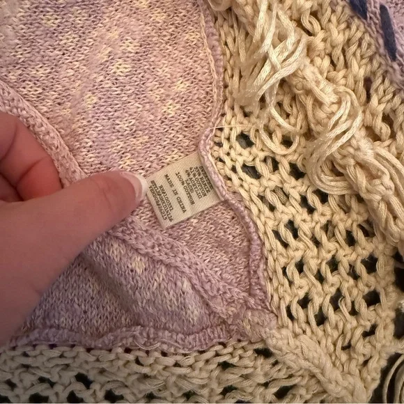 Light purple and cream colored boho sweater from Buckle - Picture 2 of 5